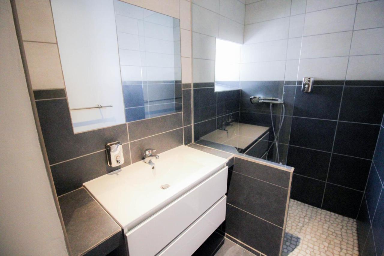 Appartement Calme Et Spacieux, Cite Et Ville A Pied, Wifi, 2 Chambres, 3 Lits Carcassone Exterior photo